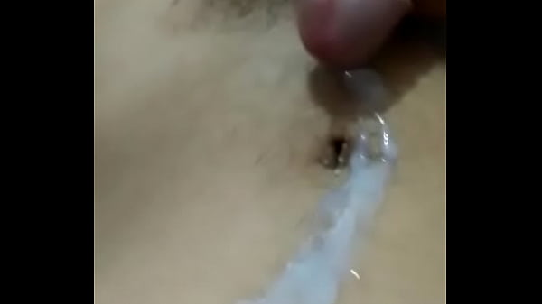 Batendo uma punheta bem gostosa