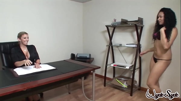 Fisting Lesbian Sara Jay &amp_ Kimora Klein In Mutual Cunnilingus!