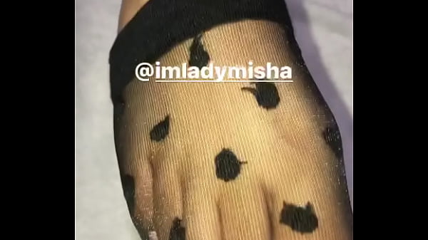 Quit&aacute;ndome las medias