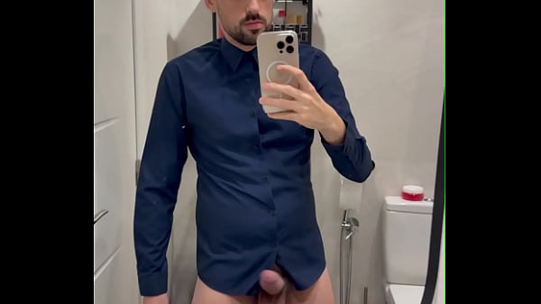 Hot daddy jerking off in front of the mirror 