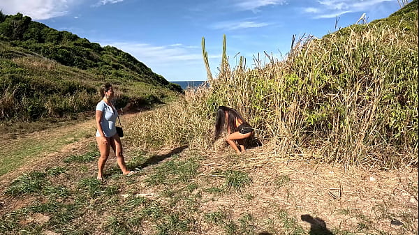 Nonton Meti A Rola No Pelo Na Novinha Na Beira Da Praia De B&uacute;zios - Candy Debby thumbnail
