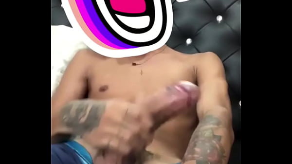 Leke batendo punheta 