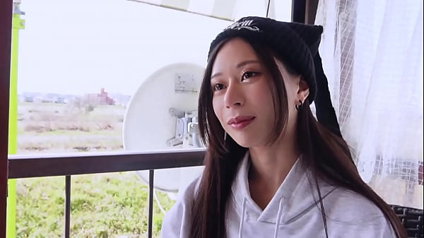 ダンスで鍛えた美ボディg乳ギャルがパパ活で初めてのハメ撮り！sでもmでもイケちゃう真正どスケベちゃん！責められて潮吹き！お返しにアナル舐め手コキ！中出し一発じゃ満足できず彼氏と通話しながらの顔射で〆！ Part1 thumbnail