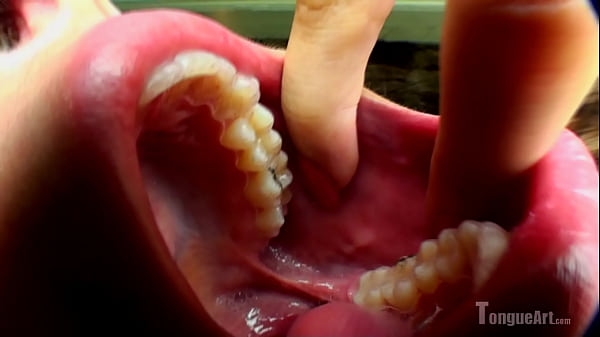 Tongueart Model Shows Off Her Uvula thumbnail