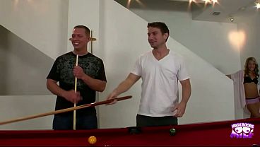 Nonton After Playing Pool Two Guys Banged This Skinny Blonde Bitch And Came On Her Face thumbnail
