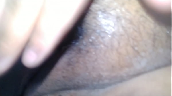 Play MP4 - Rica masturbada de madrugada