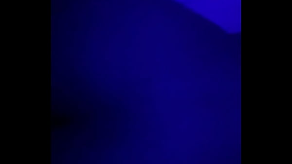 Le doy duro de perrito mientras que ella gime delicioso y su esposo la espera en casa