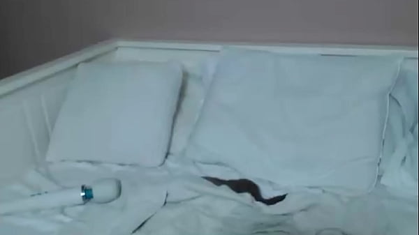 Asian Sex-freak Maxine X Fucks Her Butt As She Vibes Her Clit! thumbnail