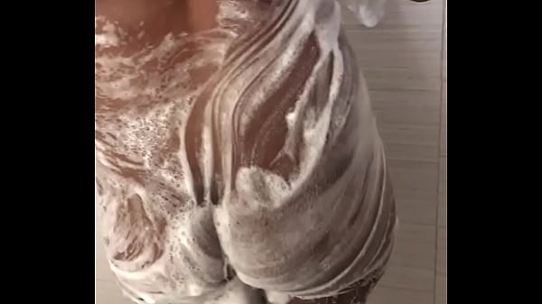 Nonton Ms Blue Shower Part 2 thumbnail