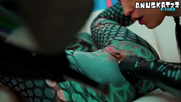 Play MP4 - Gothic Lesbian Latex Fist Play&comma; Squirting and Gapes