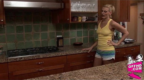 Nonton Sensual Lesbains 1070 thumbnail