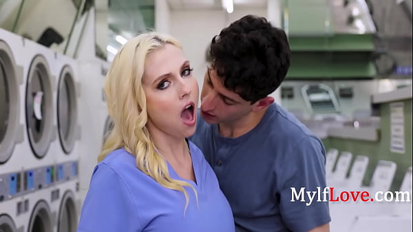 Stepmom finds love with stepdaughter's help