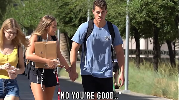 que culaso!!! culo perfecto pasando por atr&aacute;s en bicicleta! rico cabron 