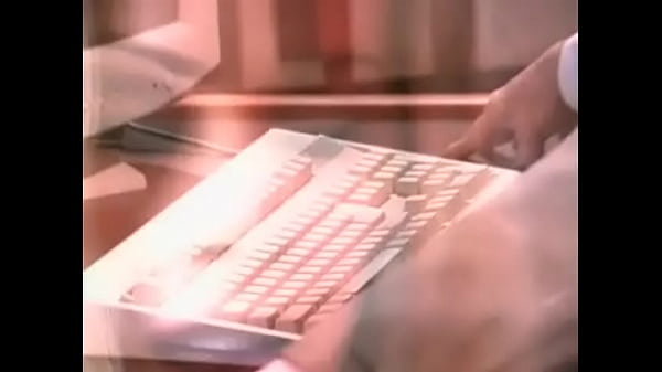 Nonton Sexy Brunette Bitch Gets Spanked thumbnail