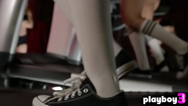 Nonton Sexy Pretty Girls Posed In Front Of A Camera thumbnail