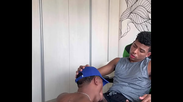 Play MP4 - A MINHA PICA FICOU DURA PRA ELE