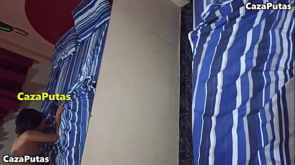 Play MP4 - Venezolana de culo virgen de 18 a&ntilde;os entrega su primer anal a un extra&ntilde;o a cambio de ayuda econ&oacute;mica