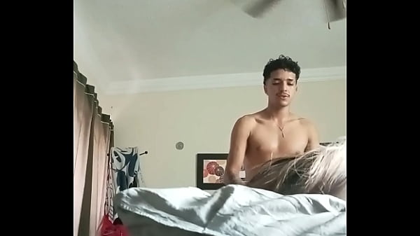 Le destrozo el culo a mi amiga 