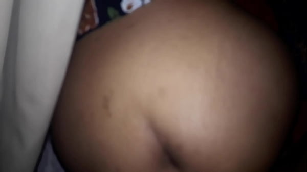 Enquanto o pai tomava banho 