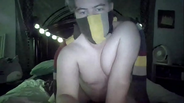 Amateur twink twerking for cam 