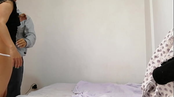 Play MP4 - lleno la bonca de mi cu&ntilde;ada de semen camara espia