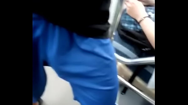 Verga de macho en publico 