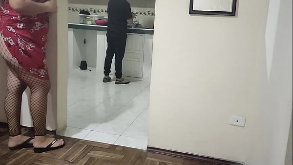 Play MP4 - el mejor amigo de mi esposa le viene a visitar y no puedo evitar ponerle los cuerno con su mejor amigo soy una esposa fiel pero me gusta mas como el me lo hace que mi esposo