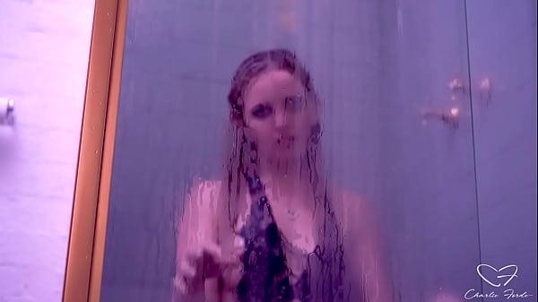Solo charlie forde had a lot of fun masturbating her clit & slit 