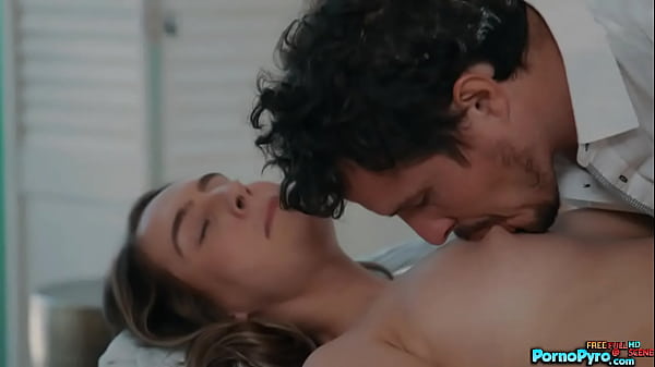 Cadence Lux Gets A Unexpected Hot Masseur 