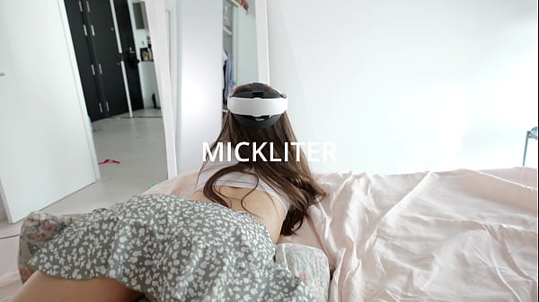 Nonton Shredded A Juicy Dumpling While She Was Busy. thumbnail