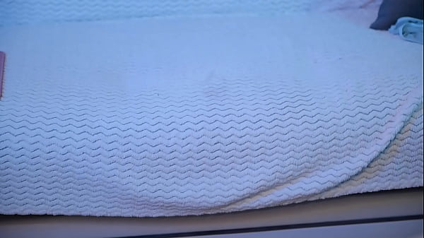 Nonton Do You Want To Bite That Nipple? thumbnail