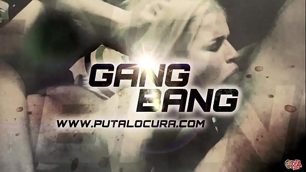 Play MP4 - Follando y mam&aacute;ndole la polla a 4 sementales