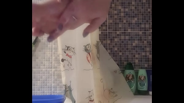 Play MP4 - Burning bitch smears cream on her legs in the bathroom