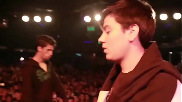 Nonton No Hay Un Beat Malo thumbnail