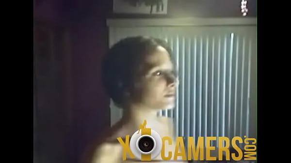 Teen girl posing nude webcam 