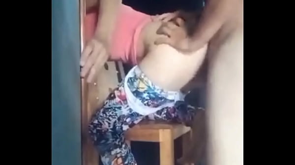 Play MP4 - Follandome a la empleada de servicio &period; SIN CONDON Y CON EYACULADA INTERNA