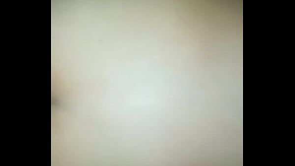 La pongo a cuatro en la cama