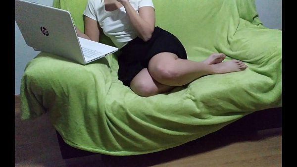 Play MP4 - I cum on the couch with my 8 inches dildo