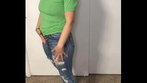 Play MP4 - Hot MILF Strips and Plays With Her Wet Pussy