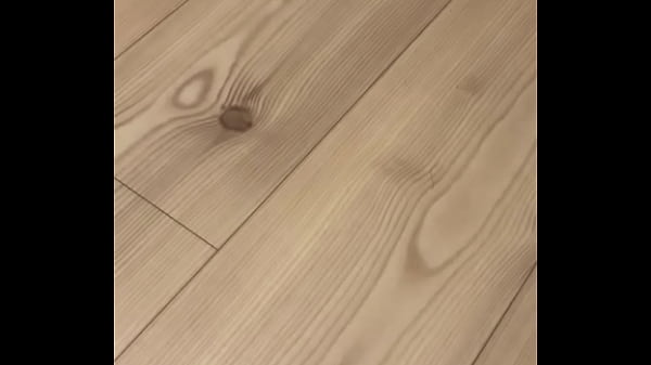 Nonton リアルな床　踏むと汚れます thumbnail