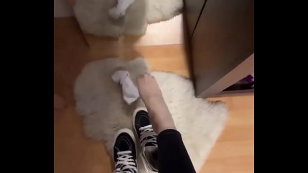 Sunday #feet #feetworld #fetisch girl creator #socks #soles #vans #whitesocks 