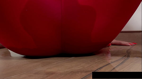 Nonton Wet And Pissy - Sensual Milf thumbnail