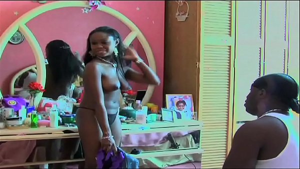 bigtitted_ebony actress walks around nakedon moive set atend of_video