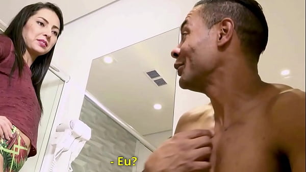 Comi minha_meia irmã no banheiro