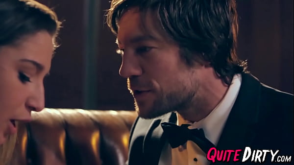 Vixen enjoys a harsh doggystyle pounding_after sucking cock