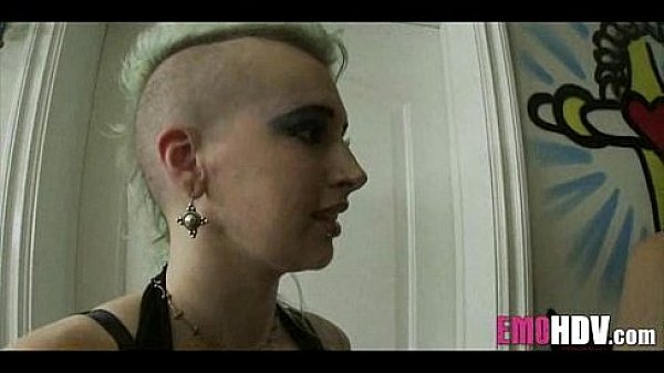 Nonton Goths Love Pussy 122 thumbnail