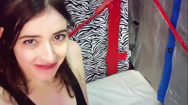 CHLOE SUCKS MAXXX LOADZ_DICK