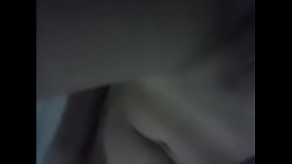 novinha enfiando o dedo na chota