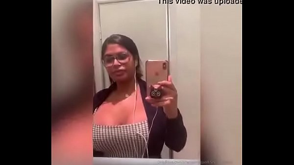 Sheila Ortega en el ba&ntilde_o del tren
