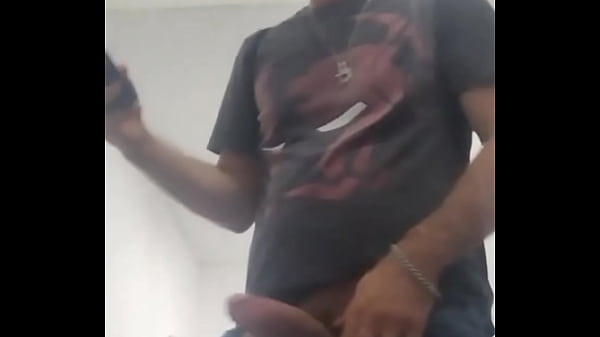 Tes&atilde;o na escada do shopping 